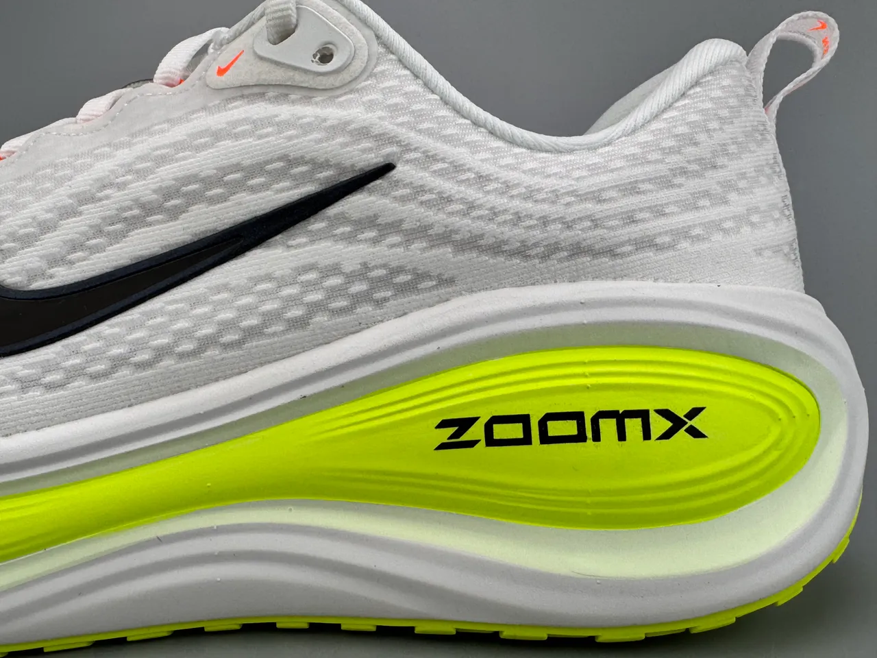 Nike White Yellow Engineered Mesh Upper Wave-Shaped ZoomX Midsole Running Shoes 7