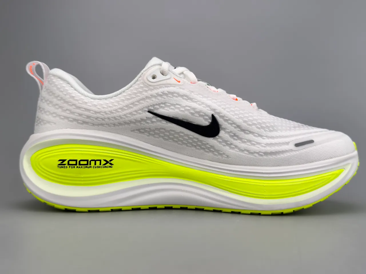 Nike White Yellow Engineered Mesh Upper Wave-Shaped ZoomX Midsole Running Shoes 9