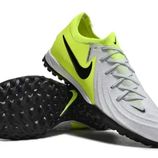 Nike Zapatillas de Fútbol Turf Blancas y Amarillas con Upper de Punto y Acents en Neon Volt
