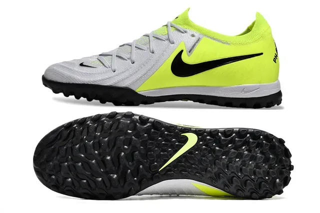 Nike Chaussures de Football Turf Blanches et Jaunes avec Upper en Maille et Accents en Neon Volt 5