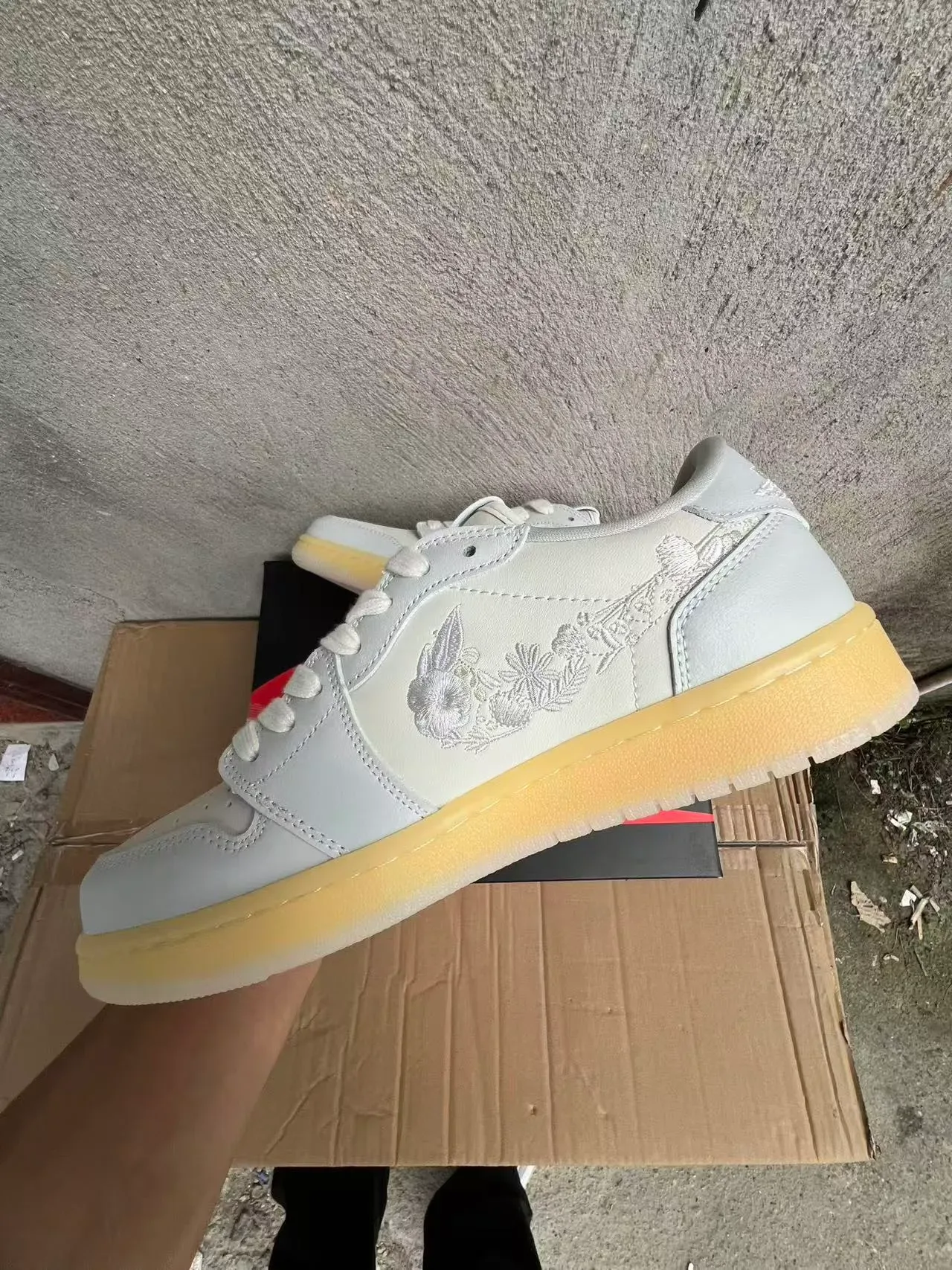 Nike White Yellow Low-Top Embroidered Floral-Rabbit Motif Lifestyle Sneakers 5