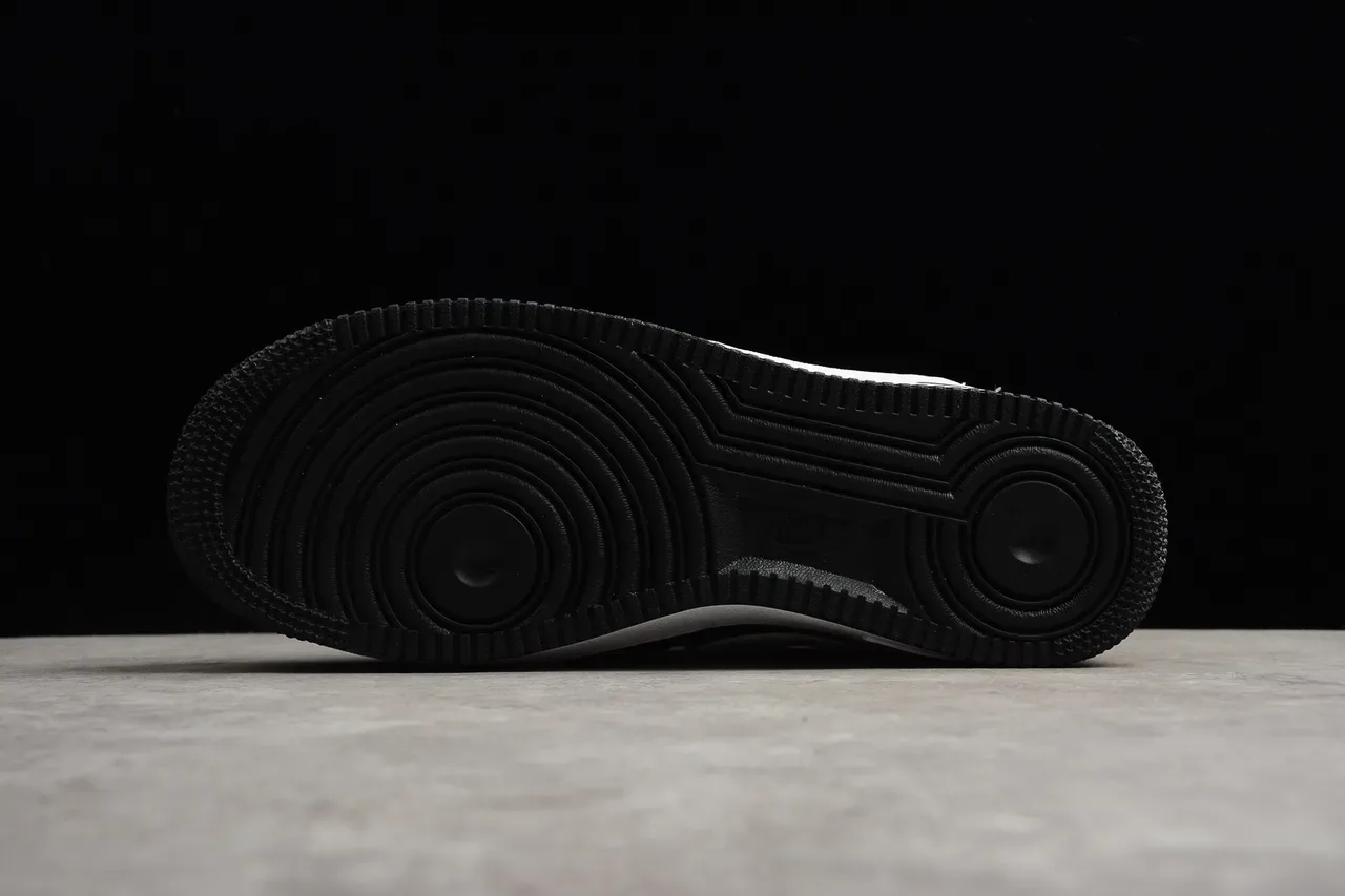 Nike x Comme des Garçons Air Force 1 Noir et Blanc Sneakers Lifestyle 10
