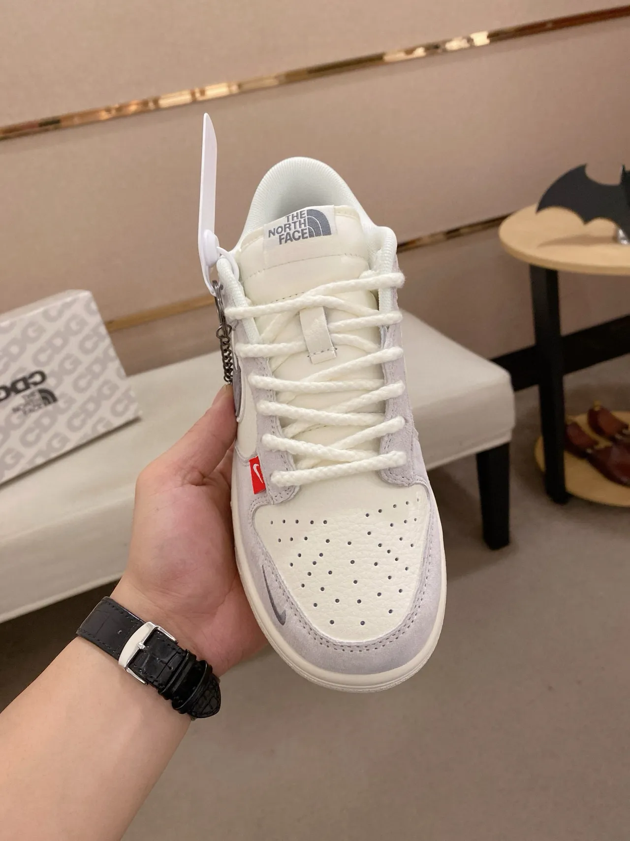 Nike x The North Face Dunk Low Off-White Gray chaussures de skate 2