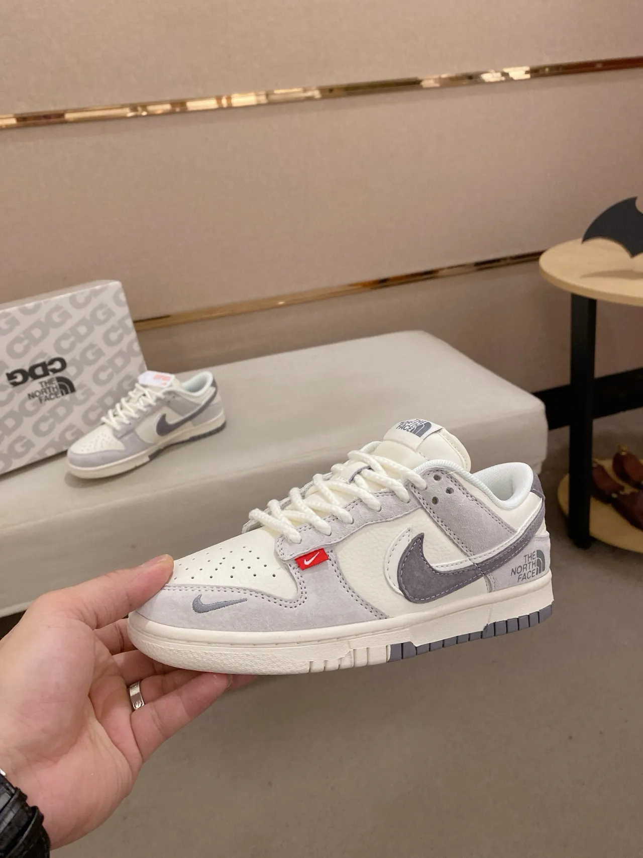 Nike x The North Face Dunk Low Off-White Gray chaussures de skate 3