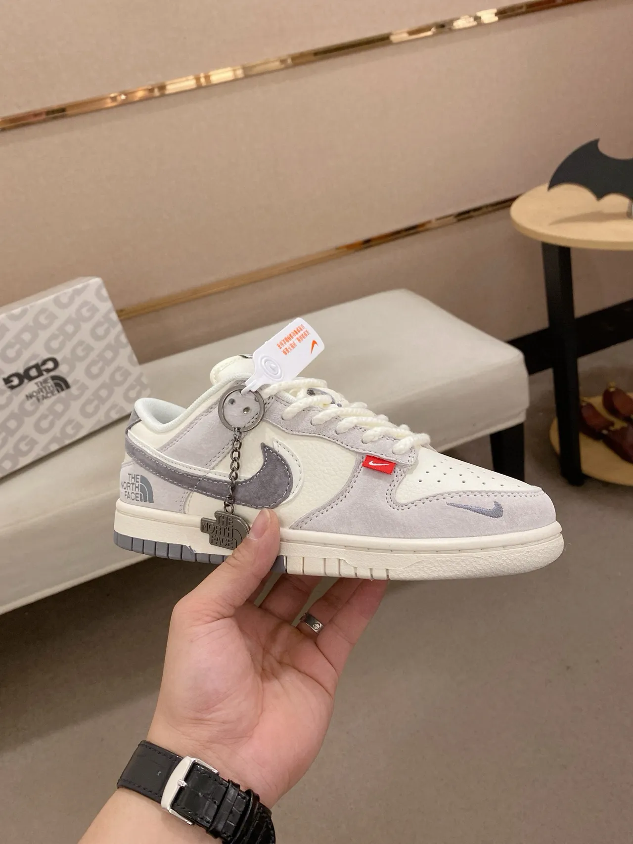 Nike x The North Face Dunk Low Off-White Gray chaussures de skate 4