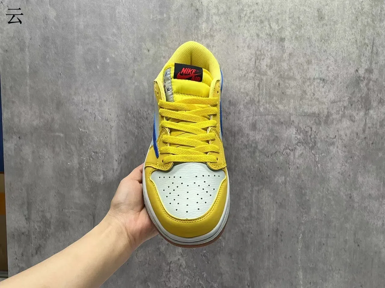 Nike Yellow Blue Low-Top Panelled Leather/synthetic Upper Lifestyle Sneakers 3