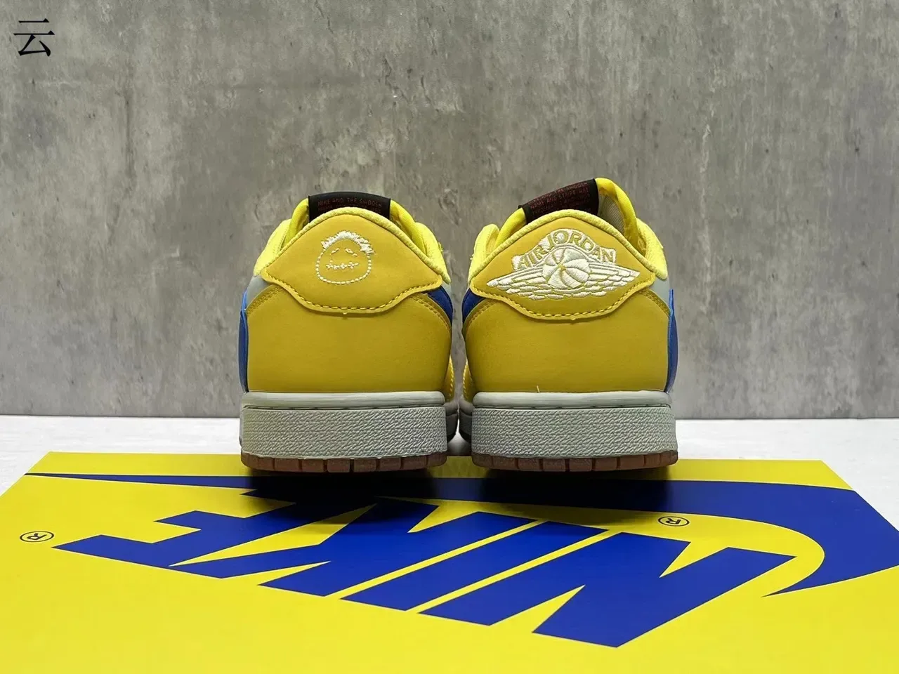Nike Yellow Blue Low-Top Panelled Leather/synthetic Upper Lifestyle Sneakers 7