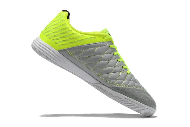 Nike Chaussures de soccer indoor jaune gris low-top matelassées à l'orteil 5