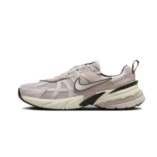 Nike Zoom 2K हदاء रياضي بيج وكريمي سميك