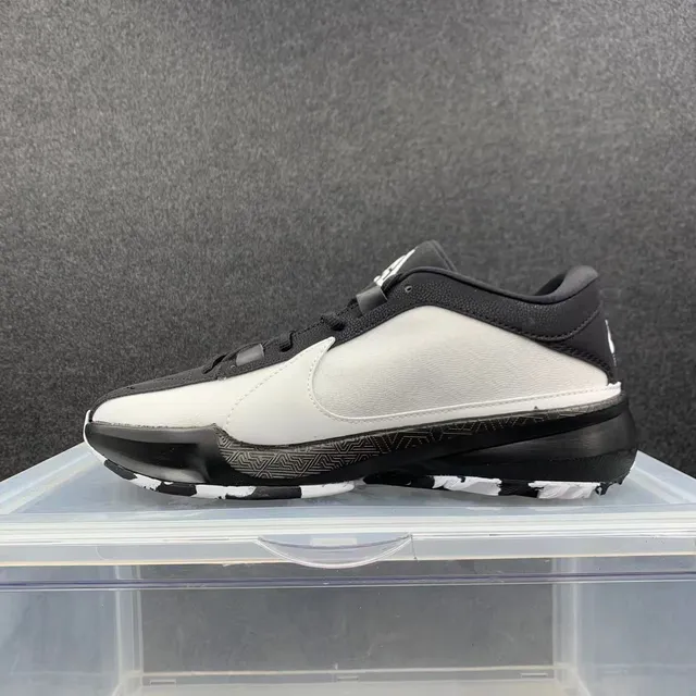 Nike Zoom GT Cut White Black Basketball Shoes 2