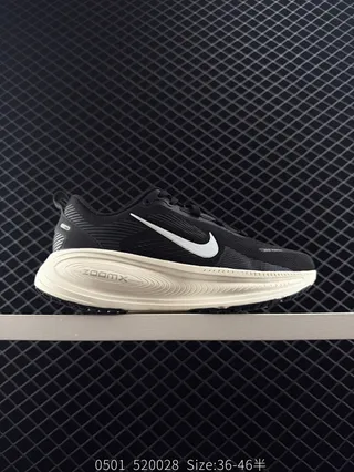 Nike ZoomX Negro Beige Parte superior de tejido ingenierizado Espuma gruesa Suela media Zapatos de running 2