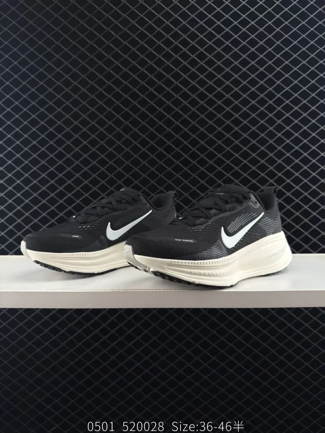 Nike ZoomX Negro Beige Parte superior de tejido ingenierizado Espuma gruesa Suela media Zapatos de running 4