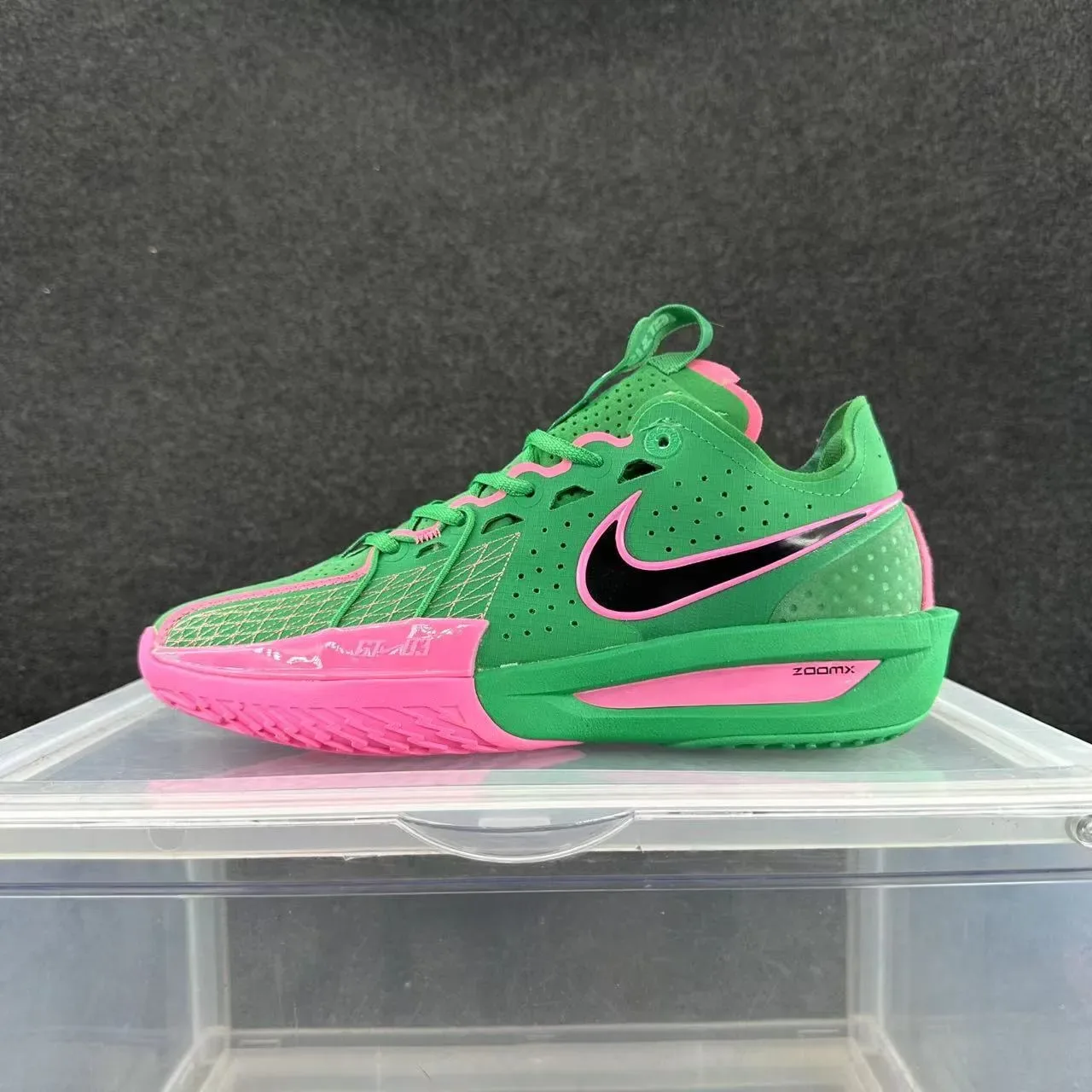 Nike ZoomX Green Pink Perforated Mesh Upper Vibrant And Color Blocking Lifestyle Sneakers 2