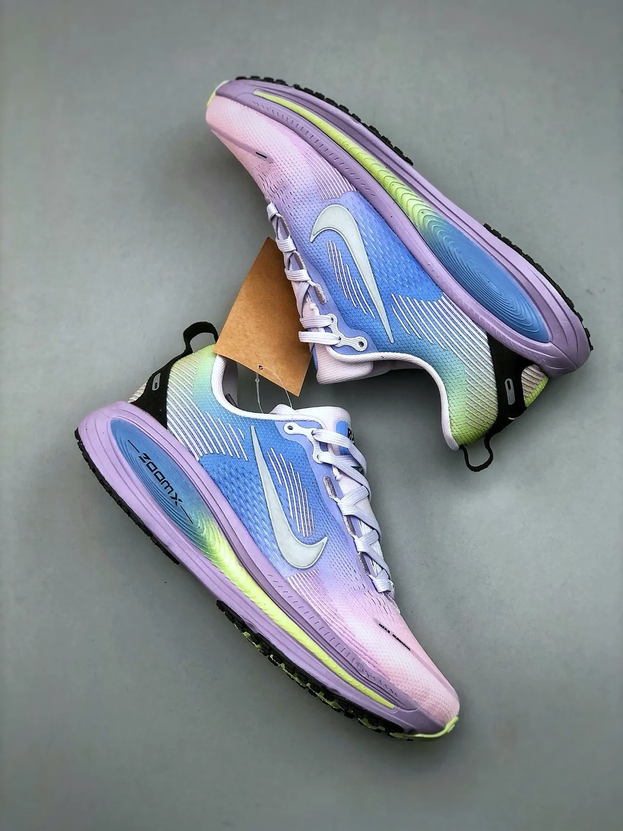 Nike ZoomX Invincible Run Multicolor Gradient Knit Upper Full-Length Foam Midsole Running Shoes 9