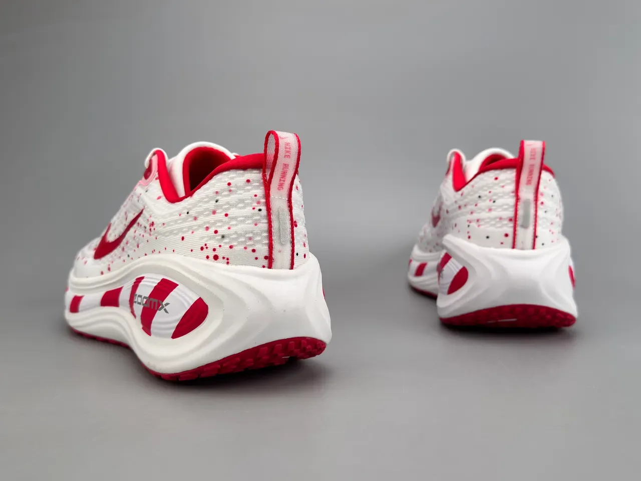 Nike ZoomX Invincible Run White Red Engineered Knit Upper Speckled Pattern Running Shoes 4
