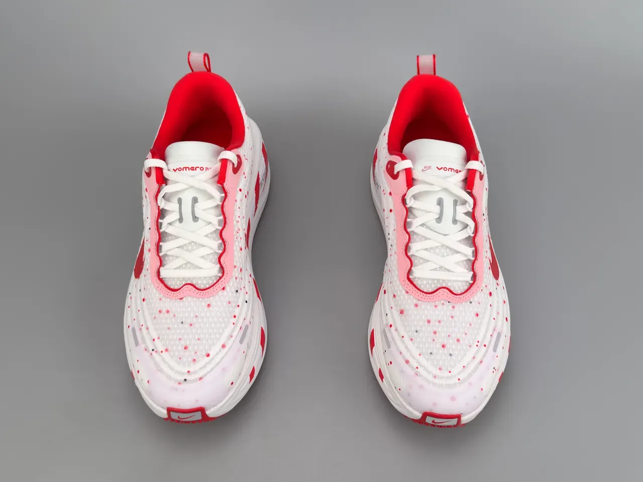 Nike ZoomX Invincible Run White Red Engineered Knit Upper Speckled Pattern Running Shoes 7