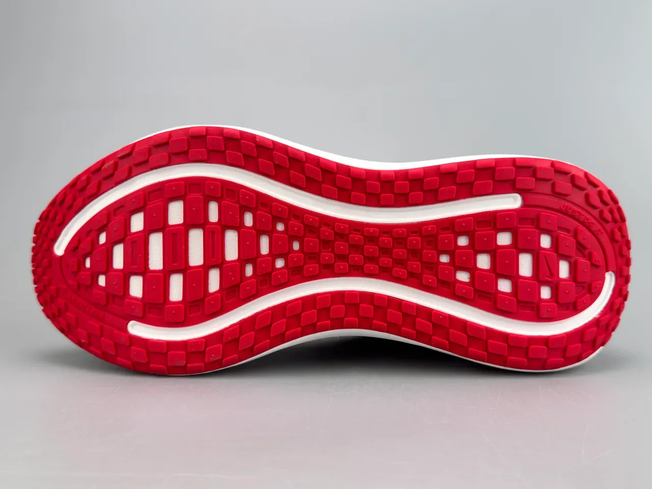 Nike ZoomX Invincible Run White Red Engineered Knit Upper Speckled Pattern Running Shoes 8
