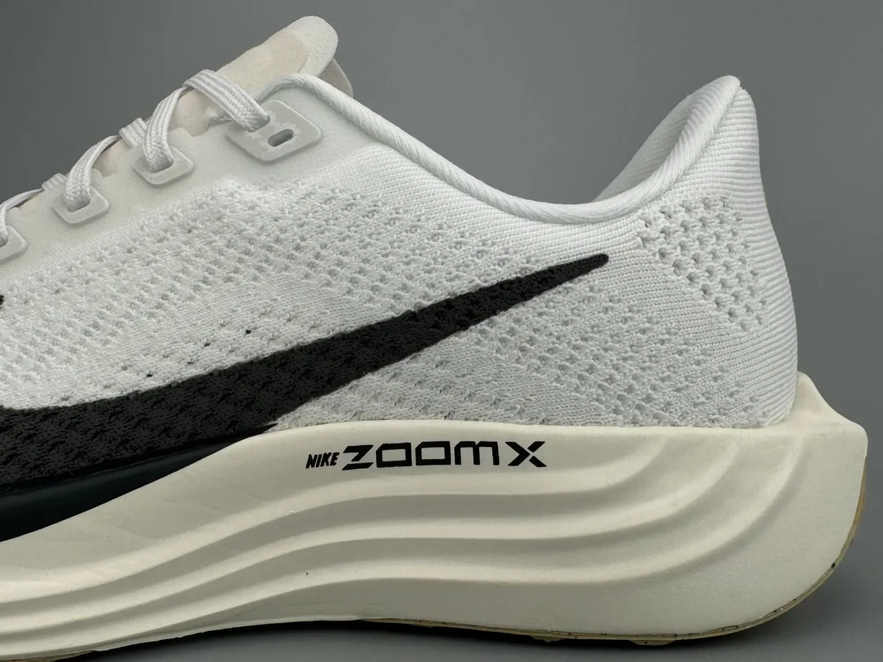 Nike ZoomX Blanc Noir Haut en Tricot Ingénierie Semelle intermédiaire en mousse de longueur complète Chaussures de running 4