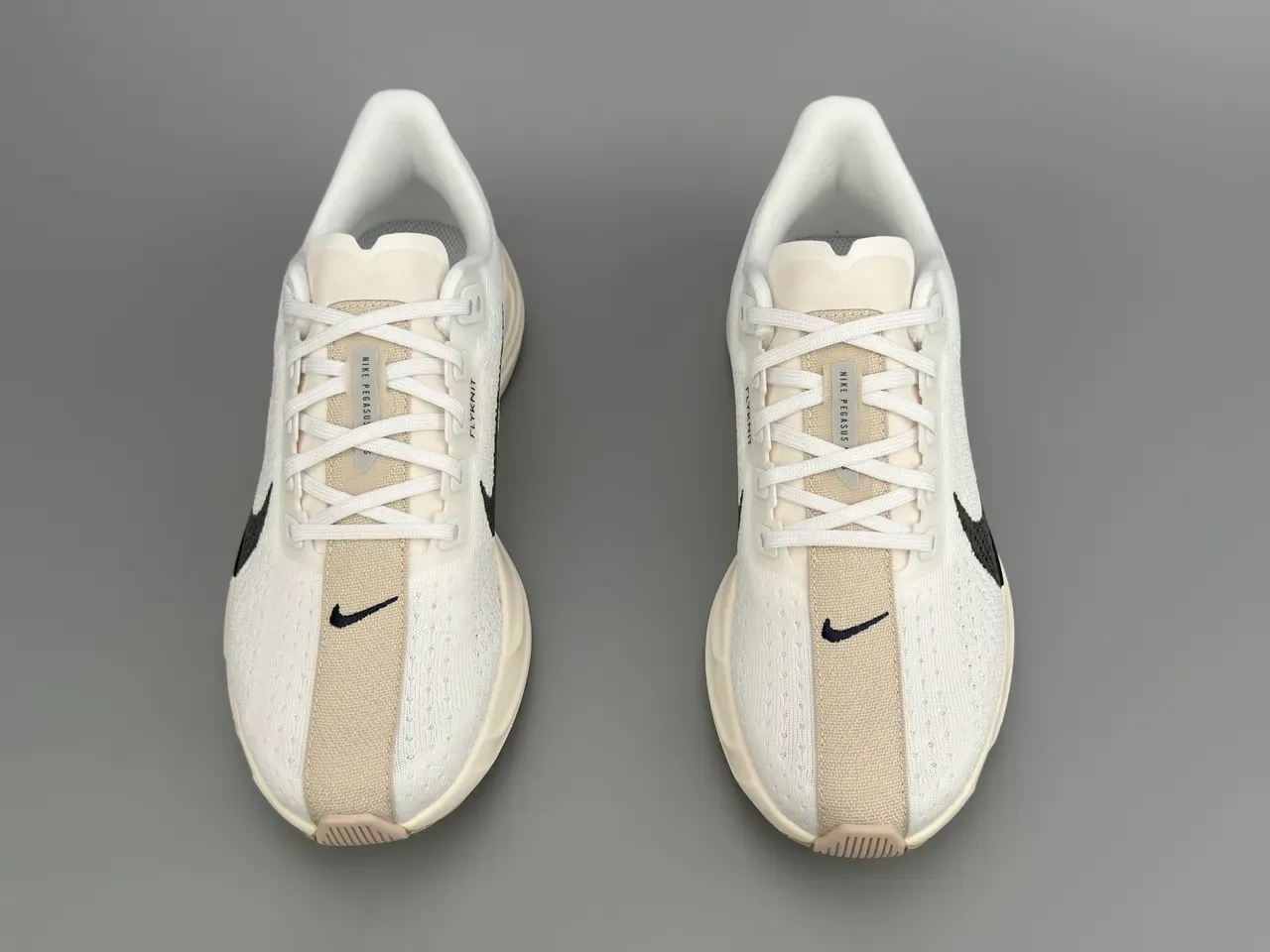 Nike ZoomX Blanc Noir Haut en Tricot Ingénierie Semelle intermédiaire en mousse de longueur complète Chaussures de running 9