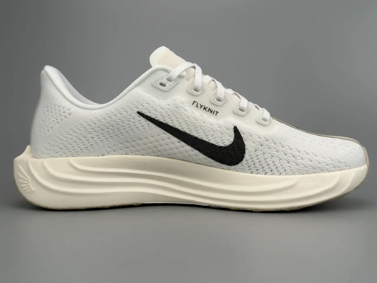 Nike ZoomX Blanc Noir Haut en Tricot Ingénierie Semelle intermédiaire en mousse de longueur complète Chaussures de running 10