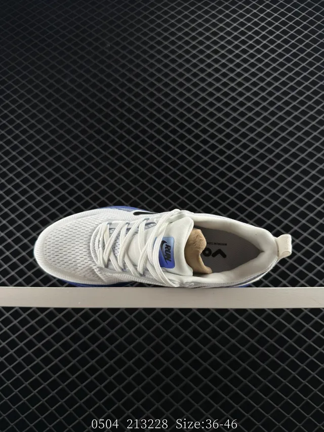 Nike ZoomX White Blue Engineered Mesh Upper Full-Length Midsole Running Shoes 6
