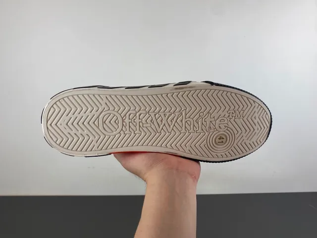 Off-White Black Canvas Upper Diagonal Striped Midsole Lifestyle Sneakers 10