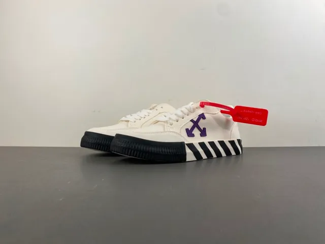 Off-White Black Canvas Upper Diagonal Striped Midsole Lifestyle Sneakers 11