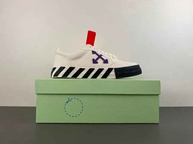 Off-White Black Canvas Upper Diagonal Striped Midsole Lifestyle Sneakers 16