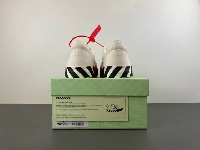Off-White Black Canvas Upper Diagonal Striped Midsole Lifestyle Sneakers 18