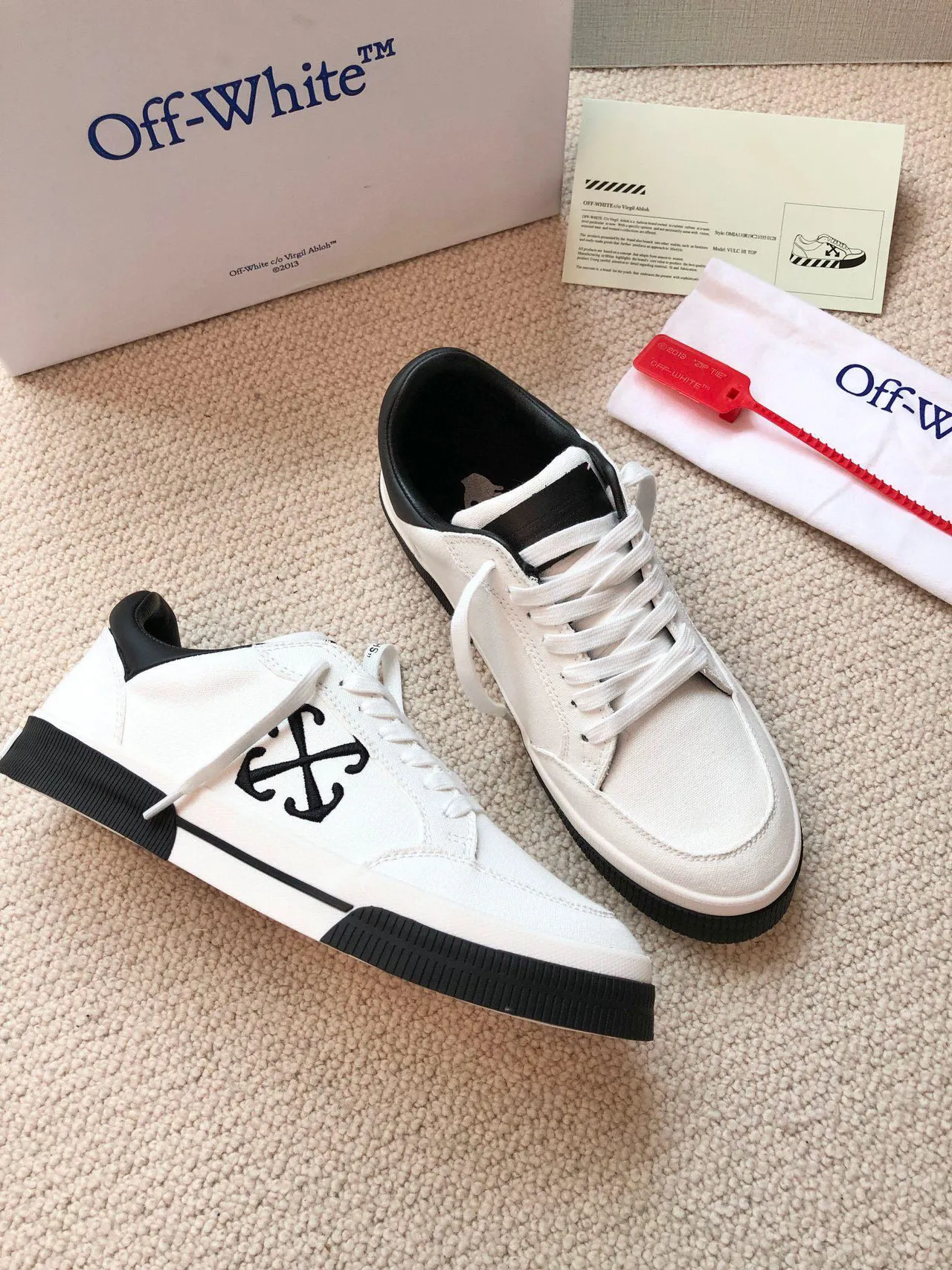 Off-White Preto Superior de Lona Branding Industrial Lifestyle Sneakers 8
