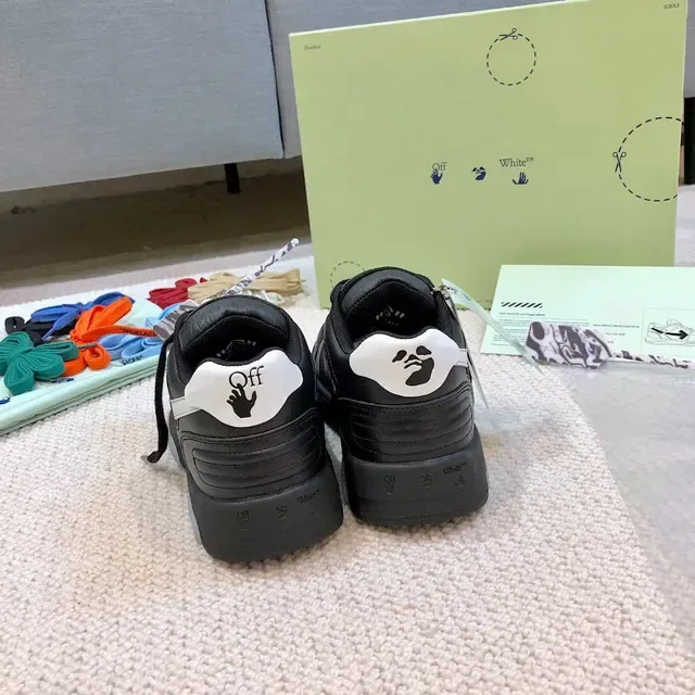 Off-White Chaussures lifestyle en cuir noir avec logo fléché sur la partie supérieure 3