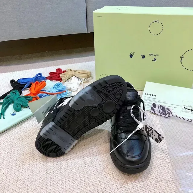 Off-White Chaussures lifestyle en cuir noir avec logo fléché sur la partie supérieure 4