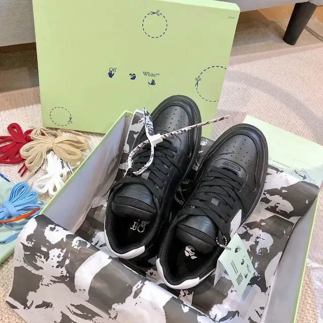 Off-White Chaussures lifestyle en cuir noir avec logo fléché sur la partie supérieure 9