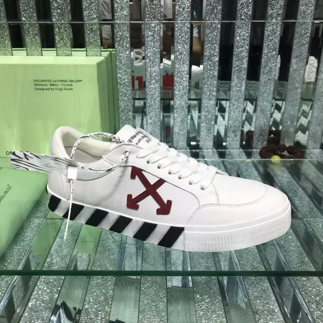 Off-White Sneakers Lifestyle Bordeaux à Tige en Toile Basse 2