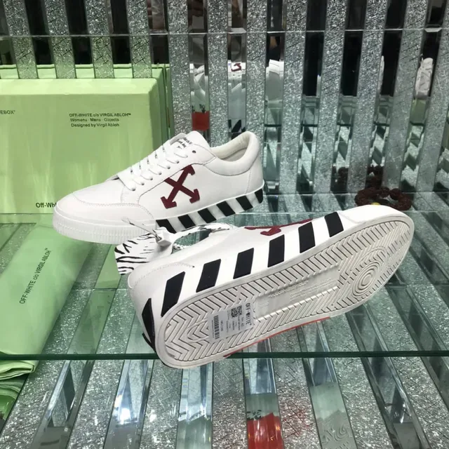 Off-White Sneakers Lifestyle Bordeaux à Tige en Toile Basse 3