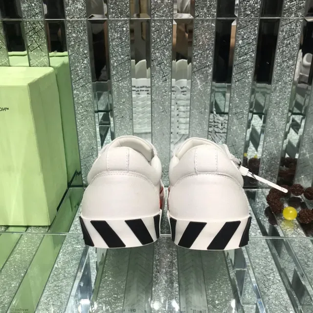 Off-White Sneakers Lifestyle Bordeaux à Tige en Toile Basse 4