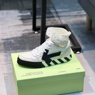 Off-White Industrial حذاء رياضي عالي أبيض وأسود لايف ستايل