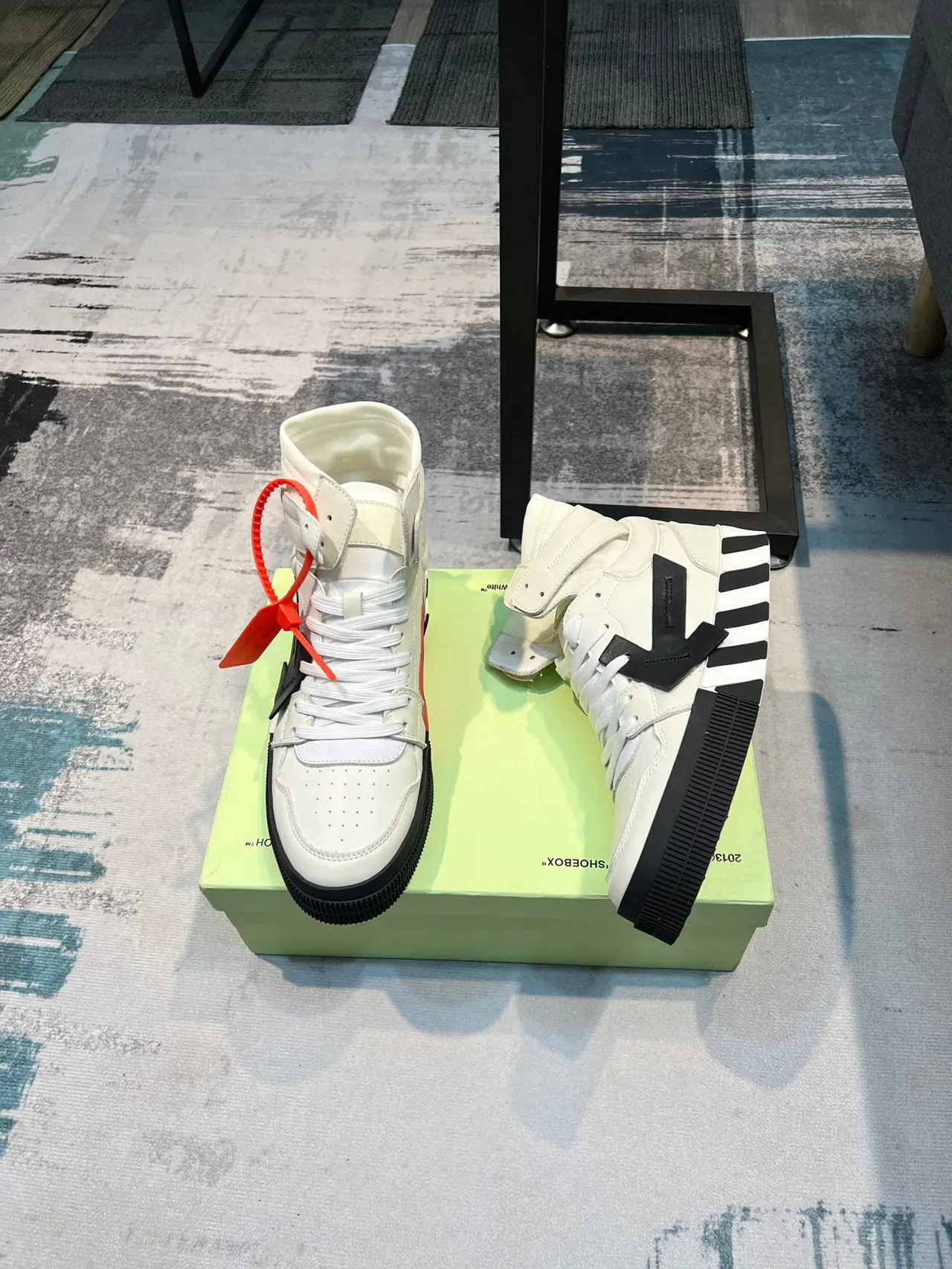 Off-White Industrial Sneakers Lifestyle Hautes Blanches Et Noires 4