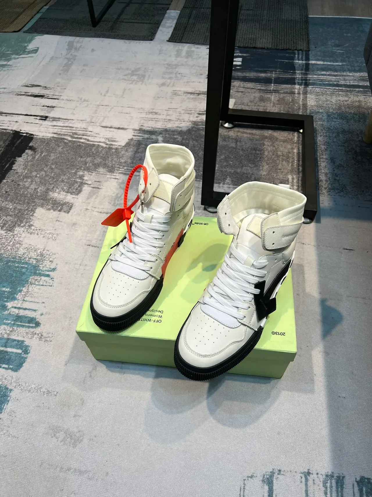 Off-White Industrial Sneakers Lifestyle Hautes Blanches Et Noires 5