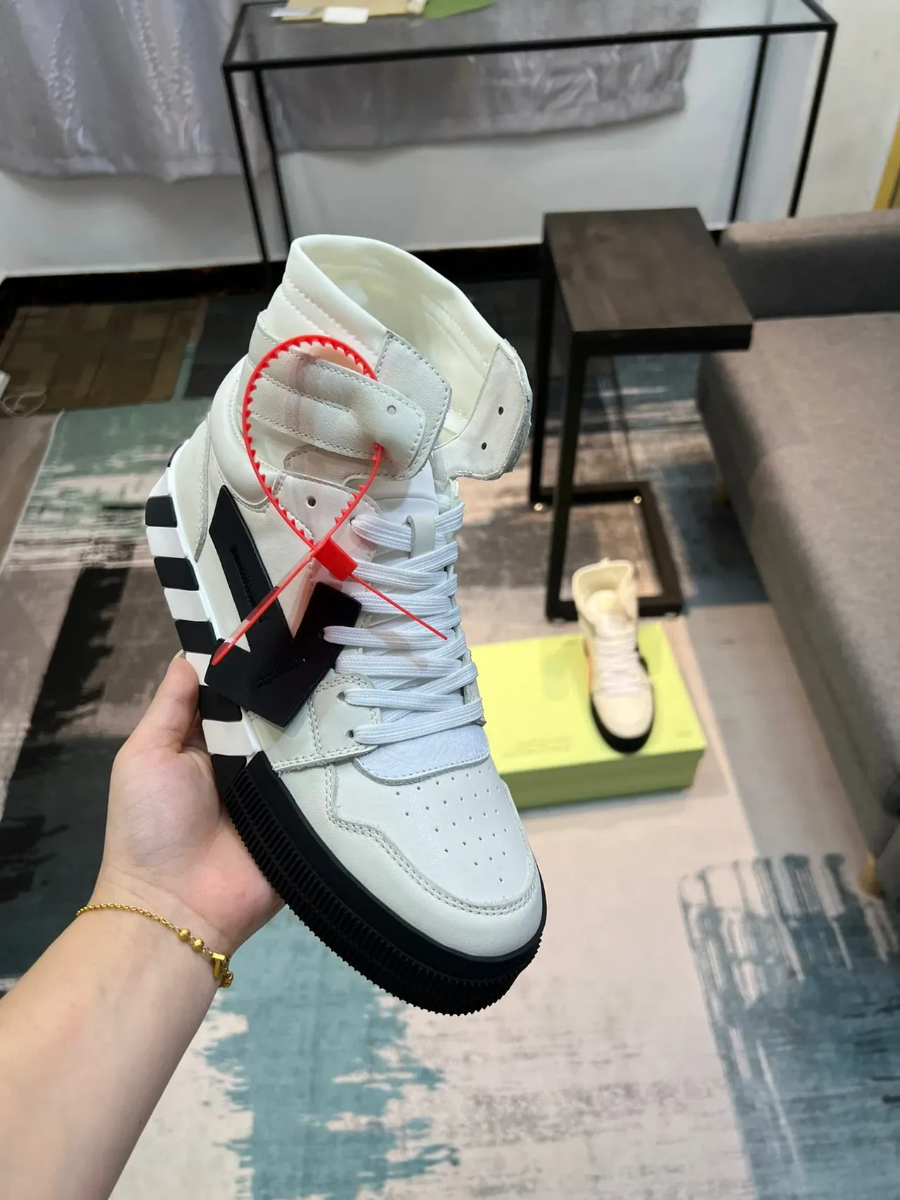 Off-White Industrial Sneakers Lifestyle Hautes Blanches Et Noires 6