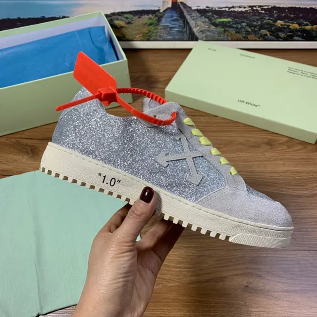 Off-White Industrial Sneaker فضي متلألئ رمادي مخمل حبل أصفر أحذية أسلوب حياة 5