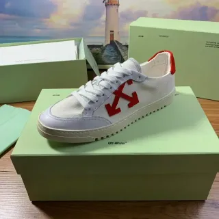 Off-White লাল ক্যানভাস উপর অ্যারো লোগো লাইফস্টাইল স্নিকার্স