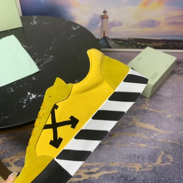 Off-White The Ten Jaune Noir Daim Supérieur Logo Flèche Diagonal Sneakers Lifestyle 3