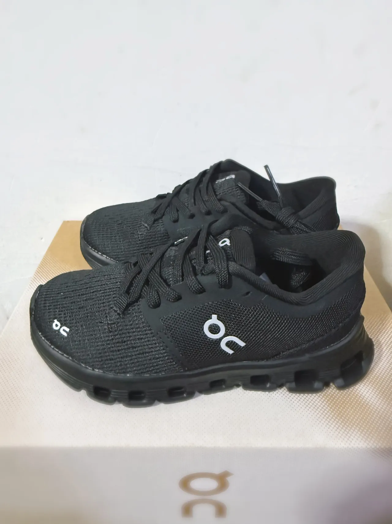 On Black Engineered Mesh Upper Segmented CloudTec Midsole Lifestyle Sneakers 5