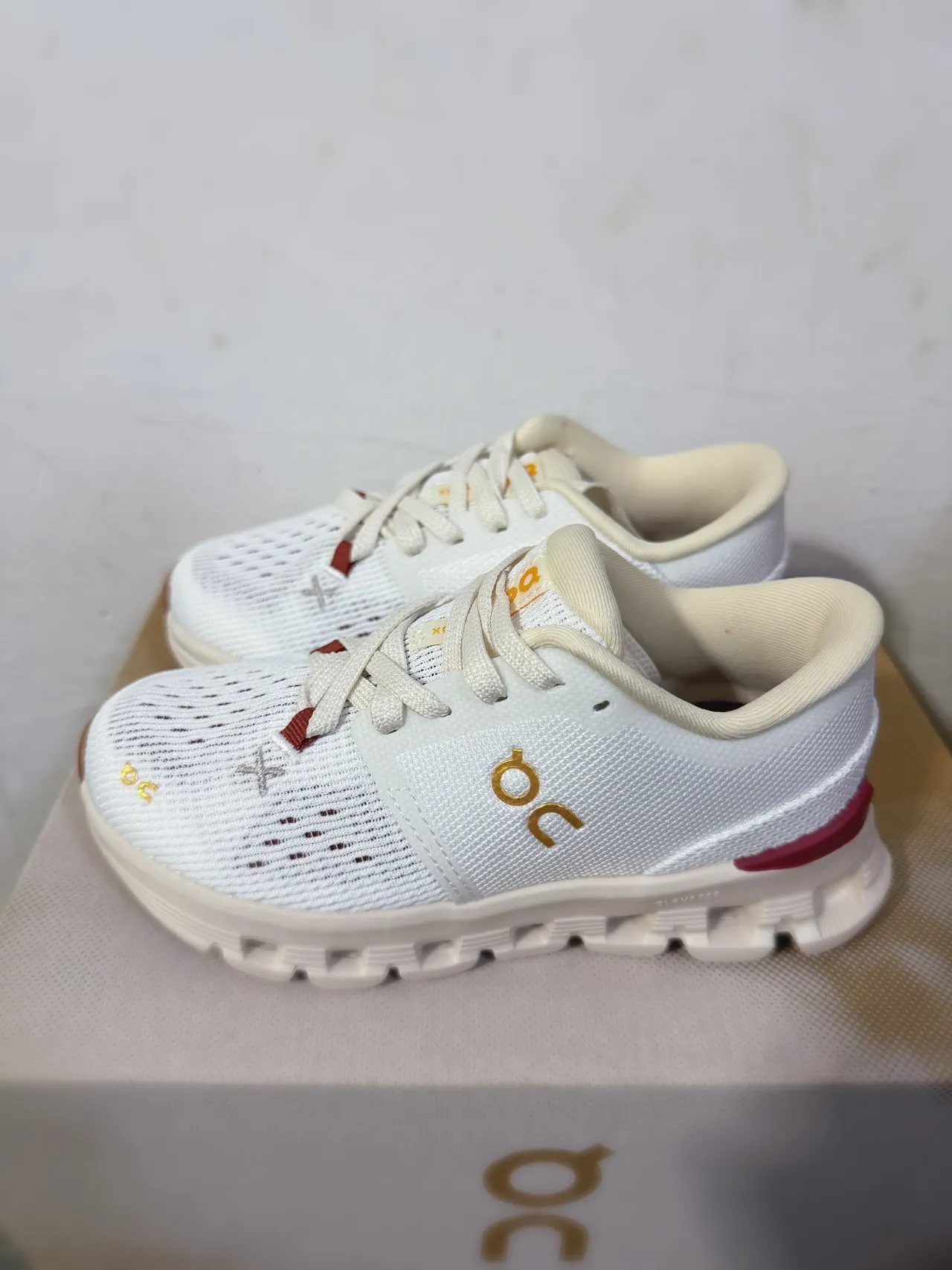 On Black Engineered Mesh Upper Segmented CloudTec Midsole Lifestyle Sneakers 6
