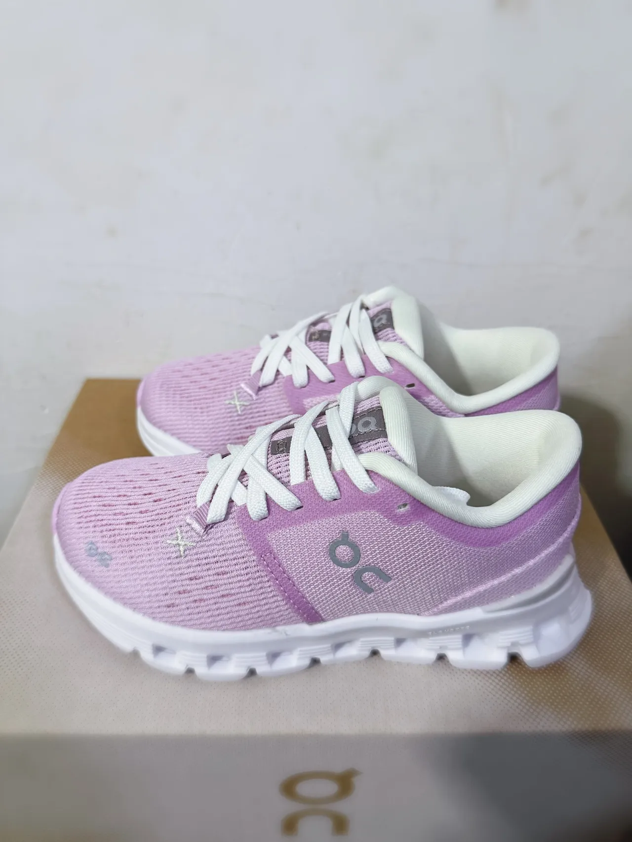 On Black Engineered Mesh Upper Segmented CloudTec Midsole Lifestyle Sneakers 7