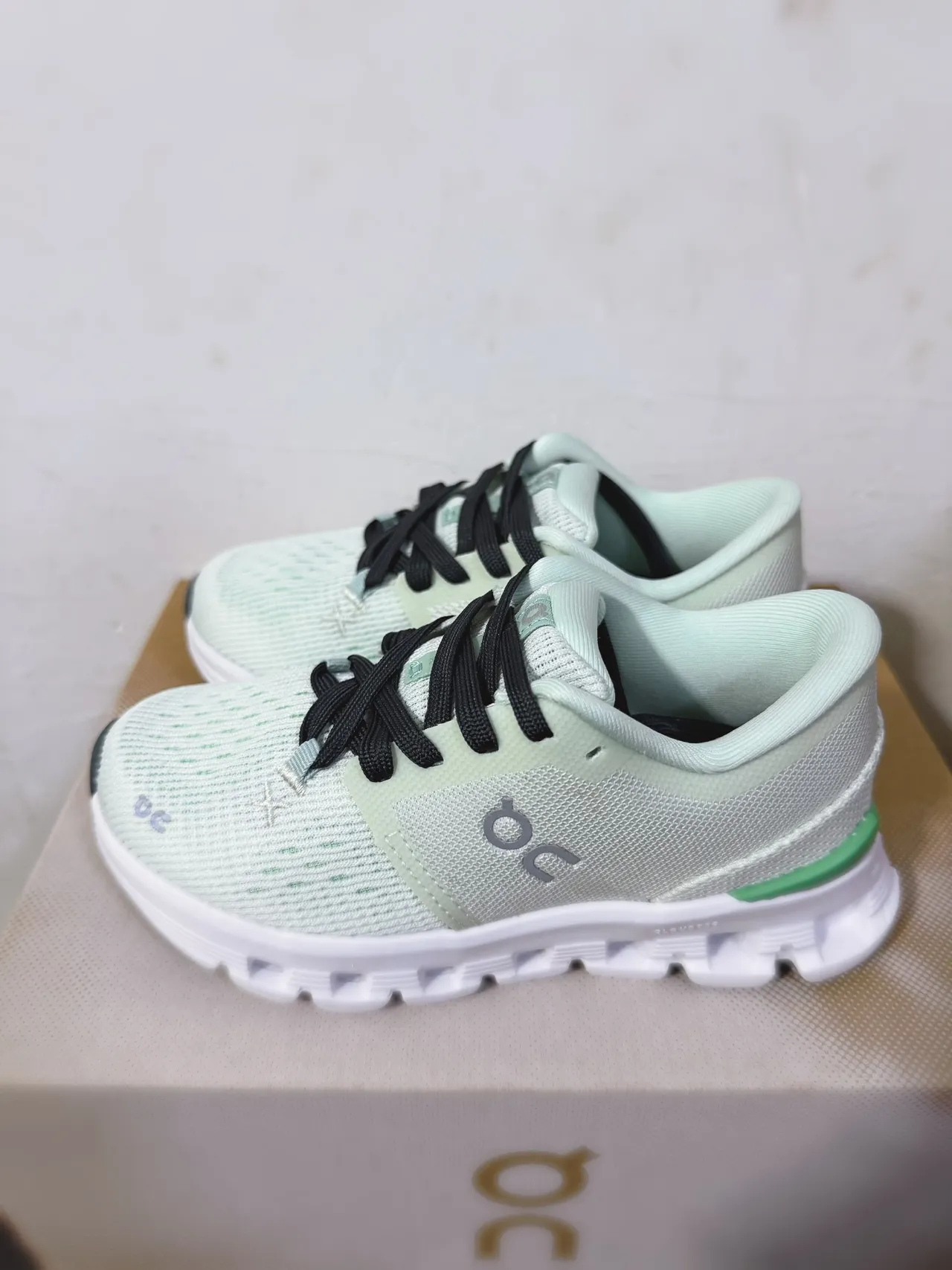 On Black Engineered Mesh Upper Segmented CloudTec Midsole Lifestyle Sneakers 9