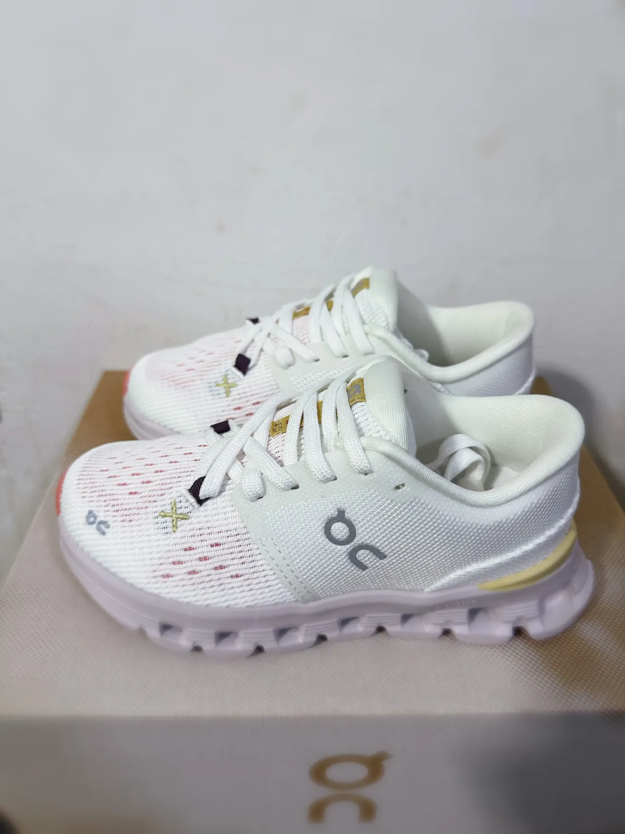 On Black Engineered Mesh Upper Segmented CloudTec Midsole Lifestyle Sneakers 11