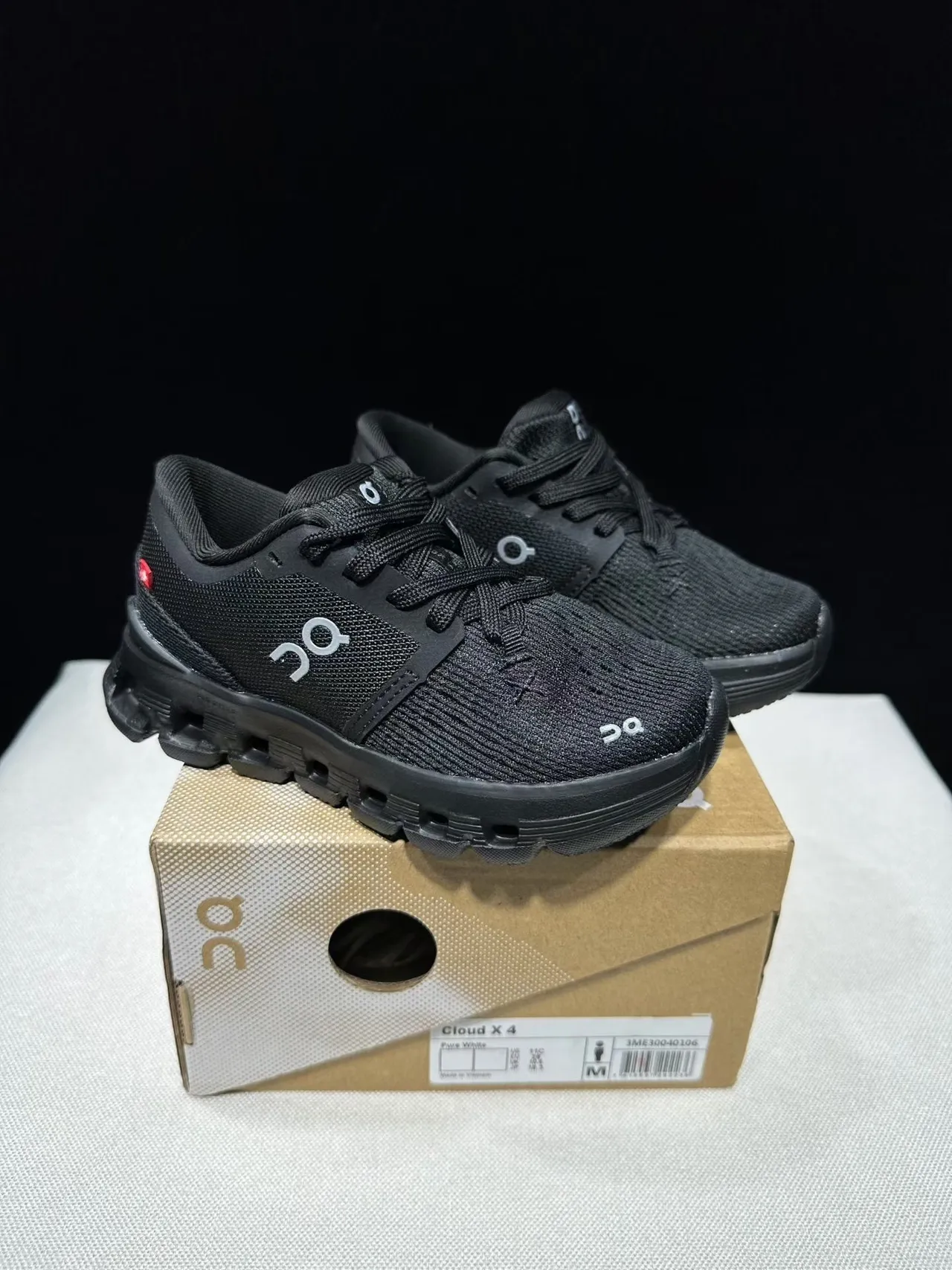 On Black Engineered Mesh Upper Segmented CloudTec Midsole Lifestyle Sneakers 12