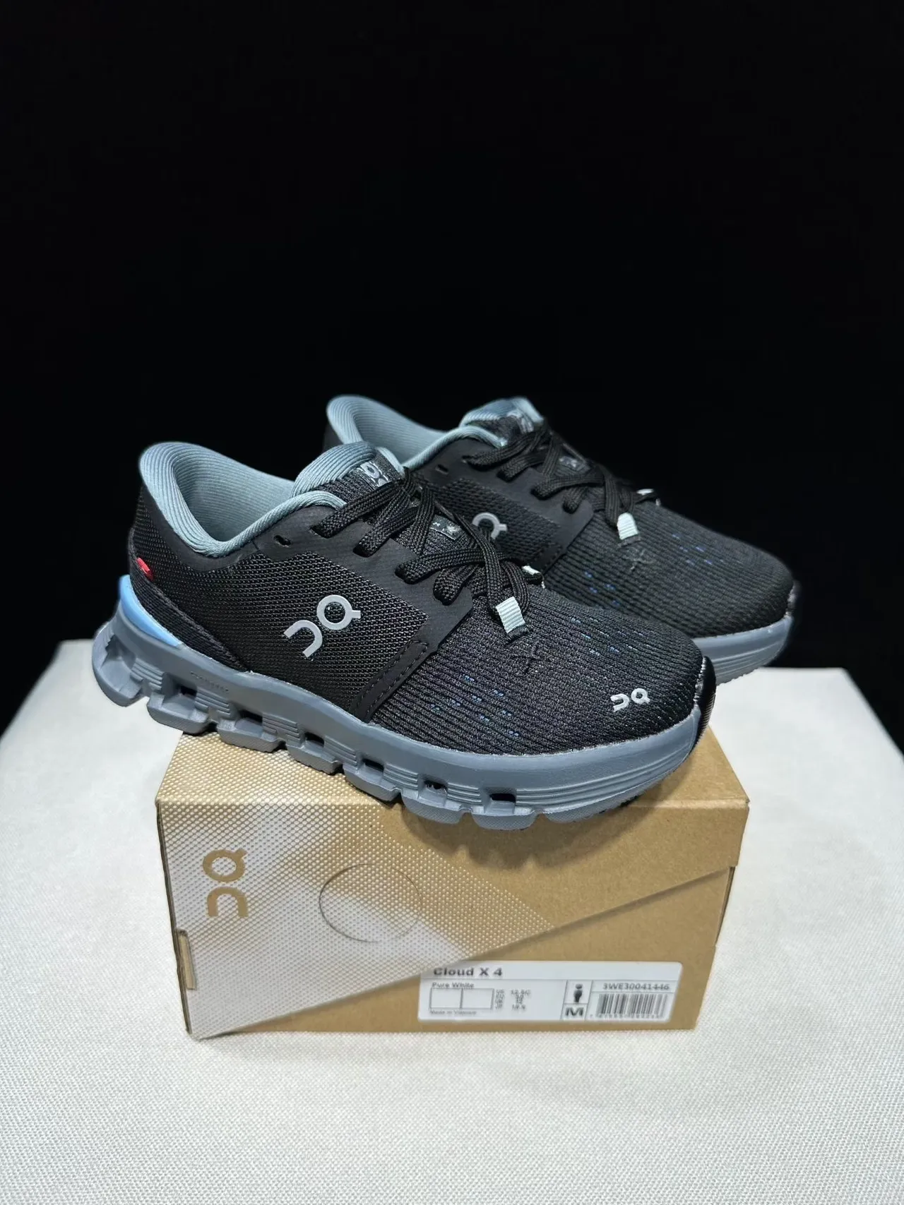 On Black Engineered Mesh Upper Segmented CloudTec Midsole Lifestyle Sneakers 13